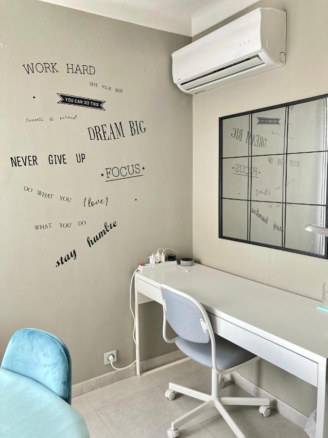 Nice West Cosy Flat Balcony, Near Airport, Train, Beach, Public Transport, Supermarket, Comfortable And Well Equipped Apartment Ngoại thất bức ảnh
